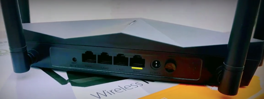 Dlink Dir-650IN back side
