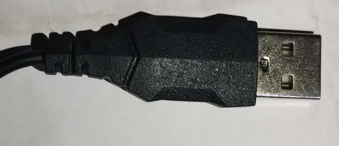 Amazon Basics wired mouse USB connector